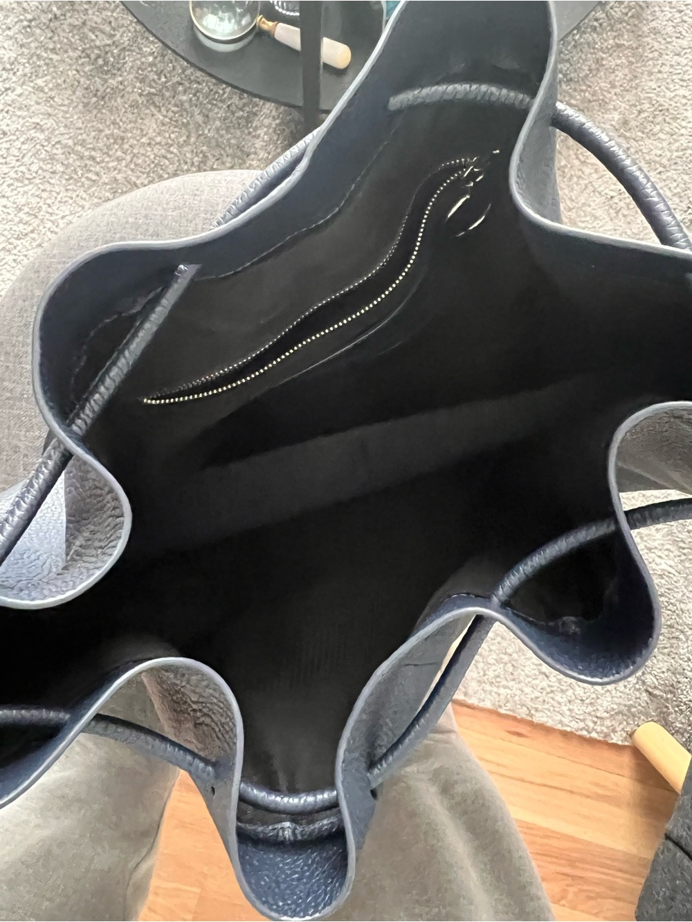 Behno Navy Pebbled Leather Drawstring Shoulder Bag - Picture 4 of 8
